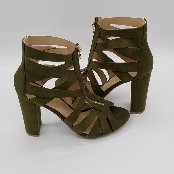 Wild Diva Lounge Green block heel sandals - Picture 2 of 5